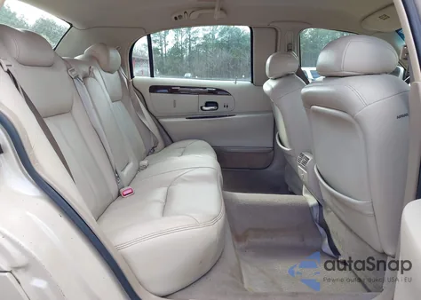 2000 Lincoln Town Car Cartier from USA, damaged, VIN 1LNHM83W1YY903885